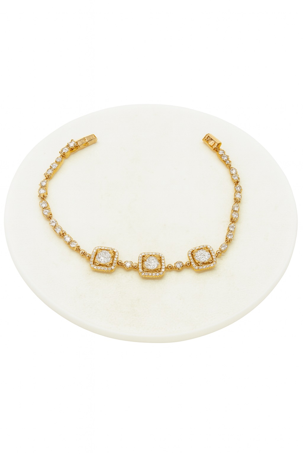 دستبند زنانه نگینی طرح سلطنتی ژوپینگ 9565